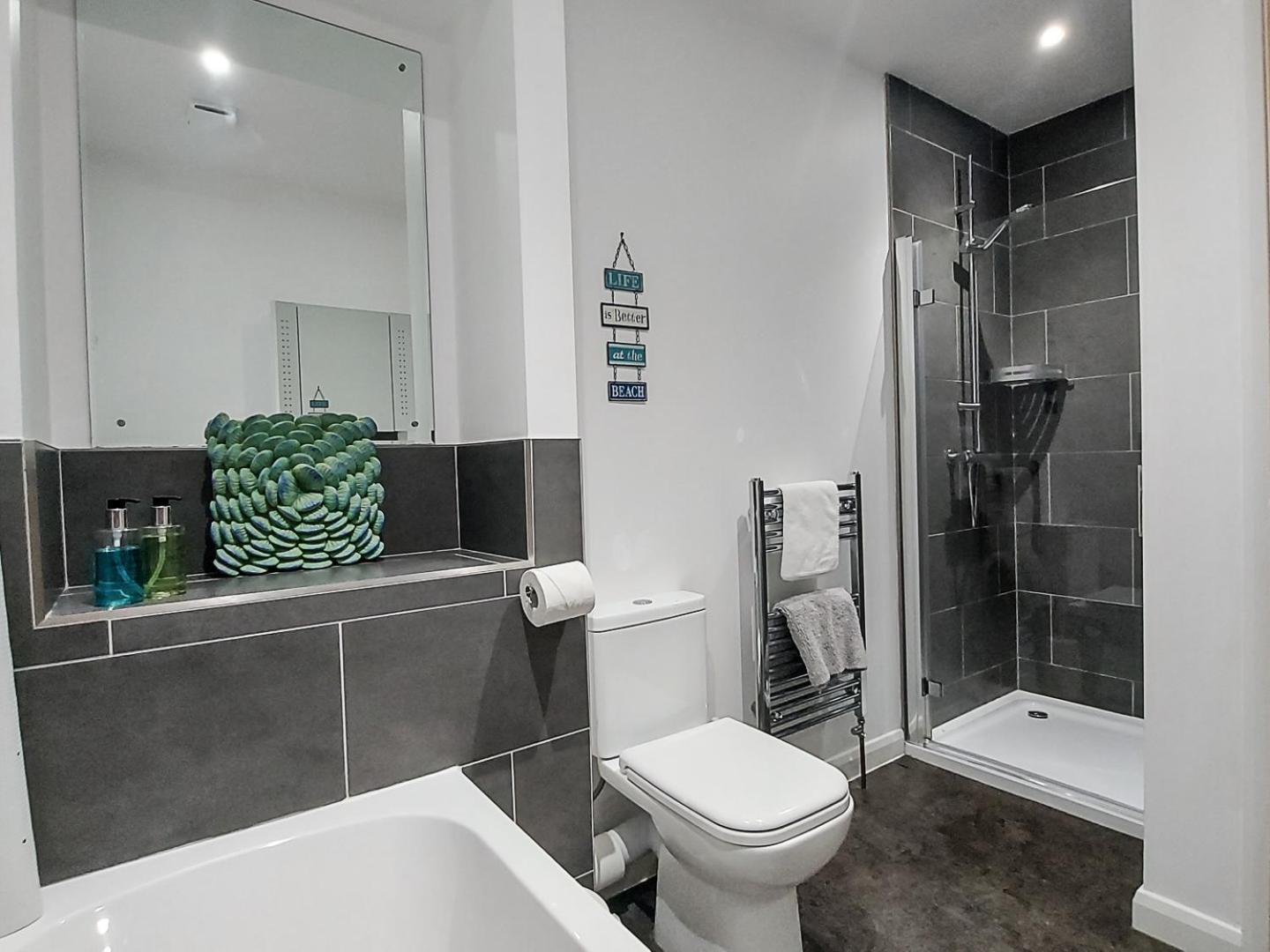 Meadow View Apartments New Quay Esterno foto