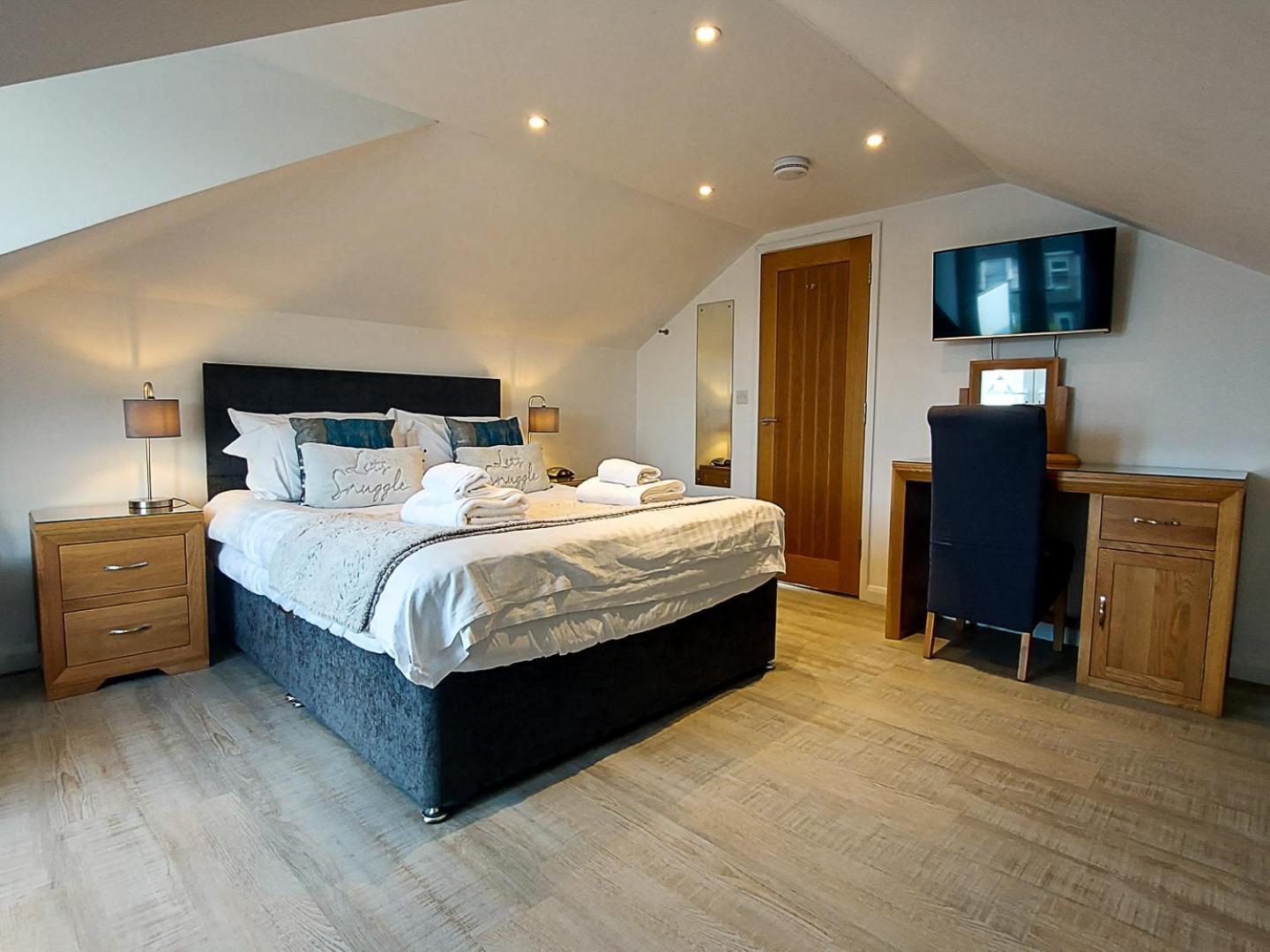 Meadow View Apartments New Quay Esterno foto