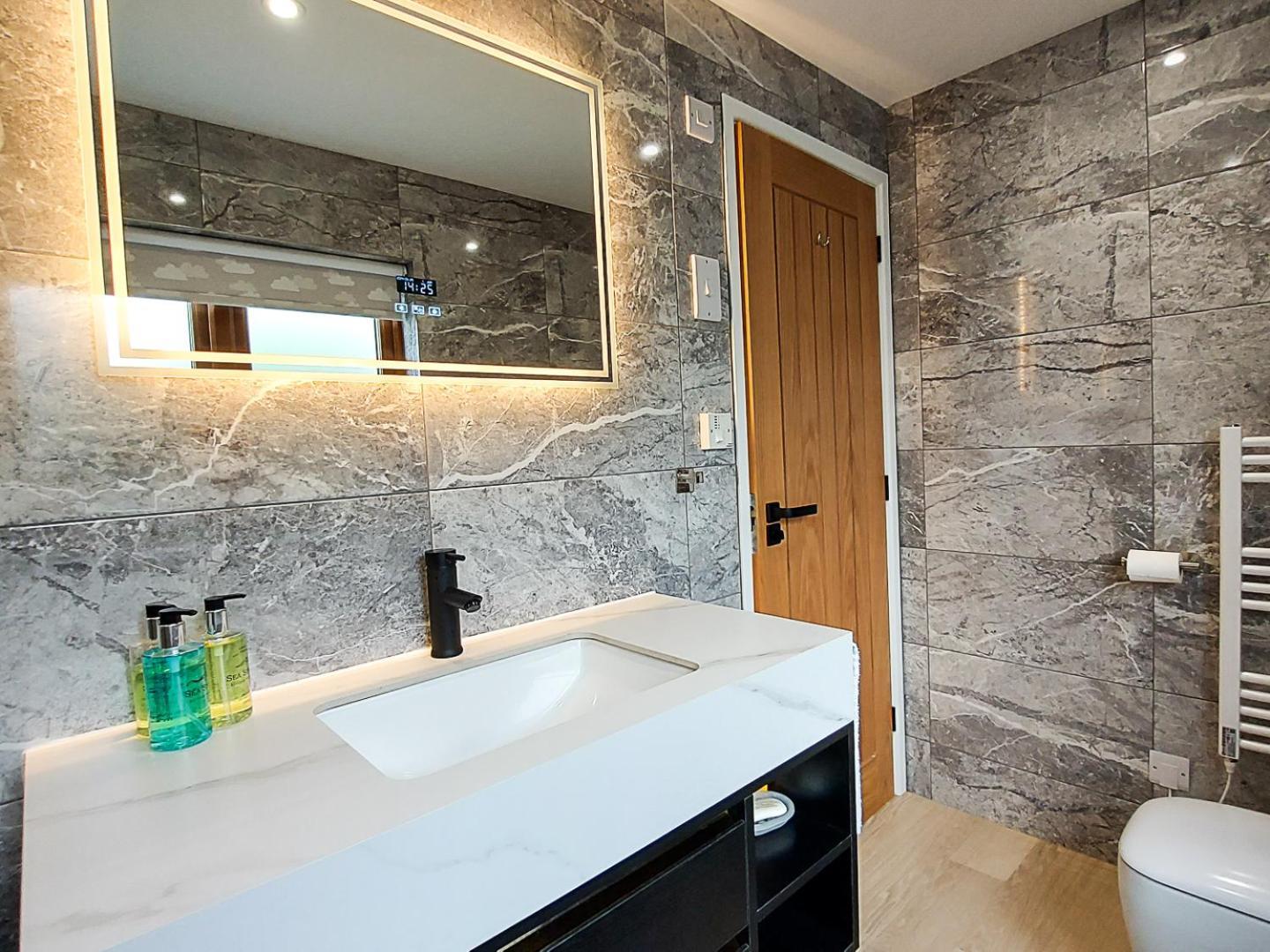 Meadow View Apartments New Quay Esterno foto
